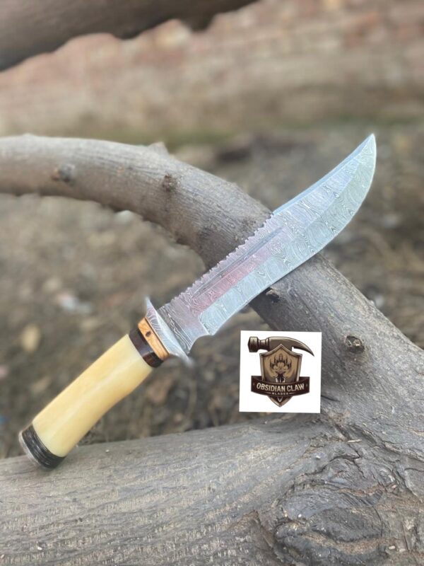 Custome Handmade High carbon Damascus steel Hunting Bowie knife with leather sheath.