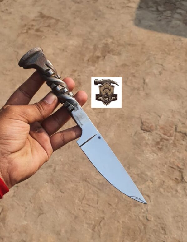 Handmade high carbon D2 steel Railroad Spikes Skinner knives.  
Overall length: 9 inches. 
Blade Length  : 4.5 inches.  
Handle Length: 4.5 inches.