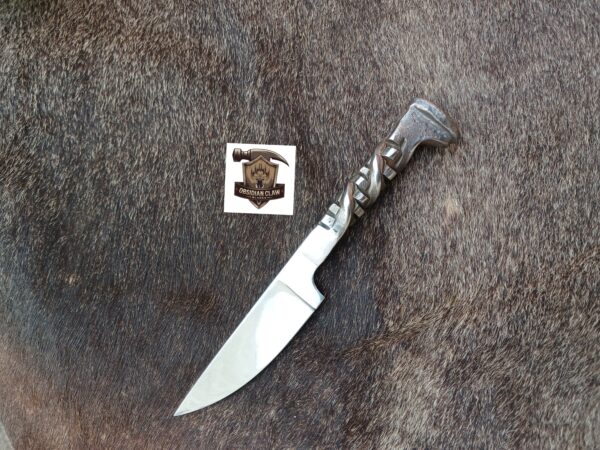 Handmade high carbon D2 steel Railroad Spikes Skinner knives.  
Overall length: 9 inches. 
Blade Length  : 4.5 inches.  
Handle Length: 4.5 inches.