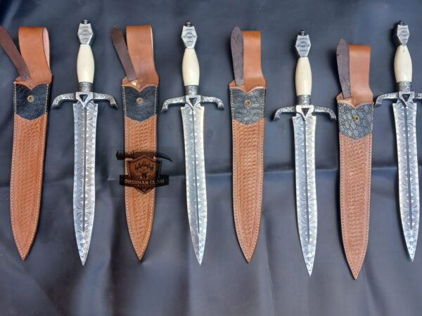 Lot of "4" Custome Handmade high carbon Damascus  steel Dagger knife.