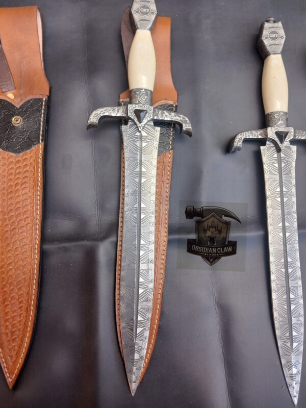 Lot of "4" Custome Handmade high carbon Damascus  steel Dagger knife. - Image 4