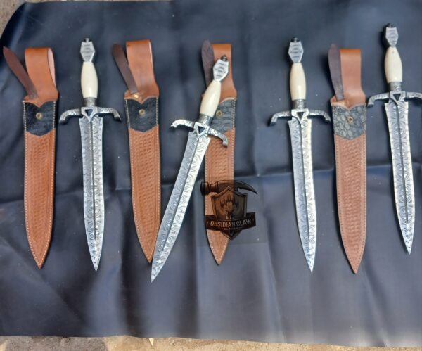 Lot of "4" Custome Handmade high carbon Damascus  steel Dagger knife. - Image 2