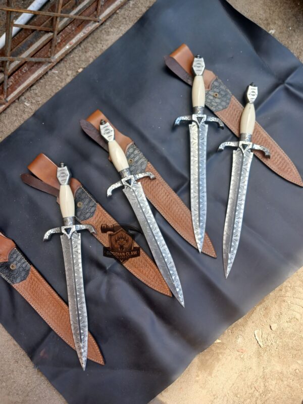 Lot of "4" Custome Handmade high carbon Damascus  steel Dagger knife. - Image 3