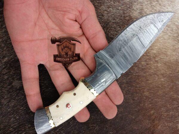 Custome Handmade High carbon Damascus steel Skinner knife Leather Sheath.