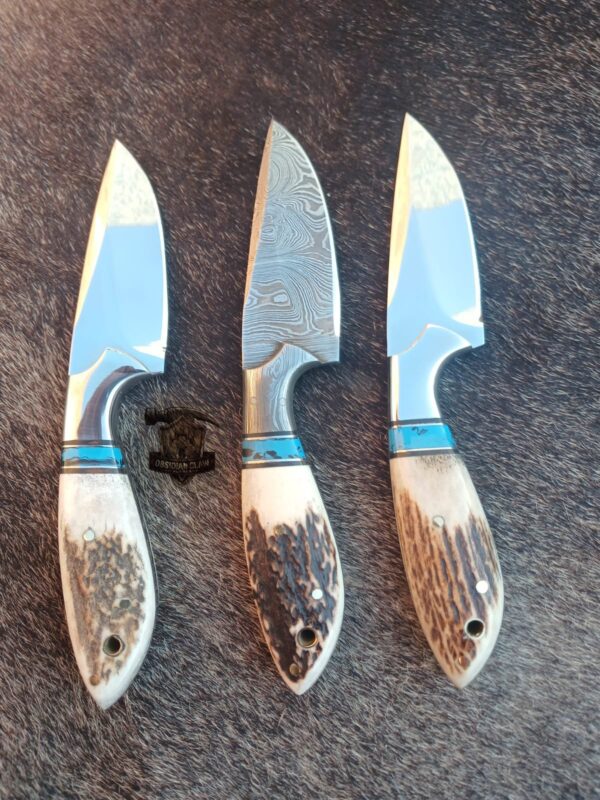 Lots of "12" Custome Handmade Mixture of Damascus steel and J2 steel Skinner knife with leather sheath. - Image 3