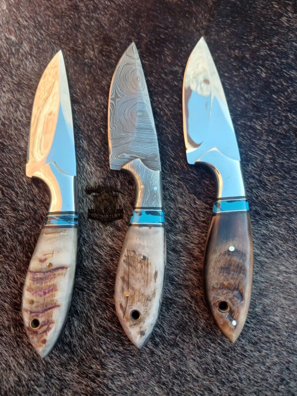 Lots of "12" Custome Handmade Mixture of Damascus steel and J2 steel Skinner knife with leather sheath. - Image 4