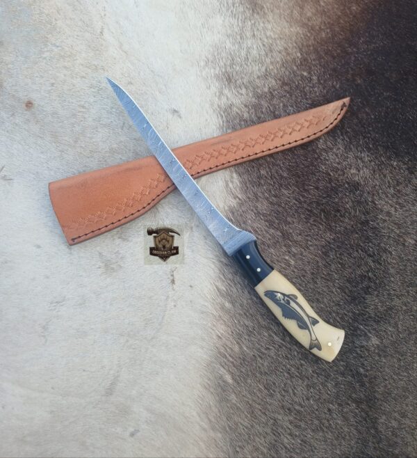 Damascus steel Fishing Fillet knife with leather sheath. - Image 3