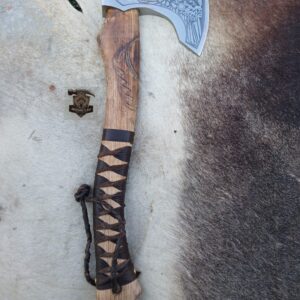 🪓 Viking Axe – Handcrafted Norse Battle Axe with leather sheath.