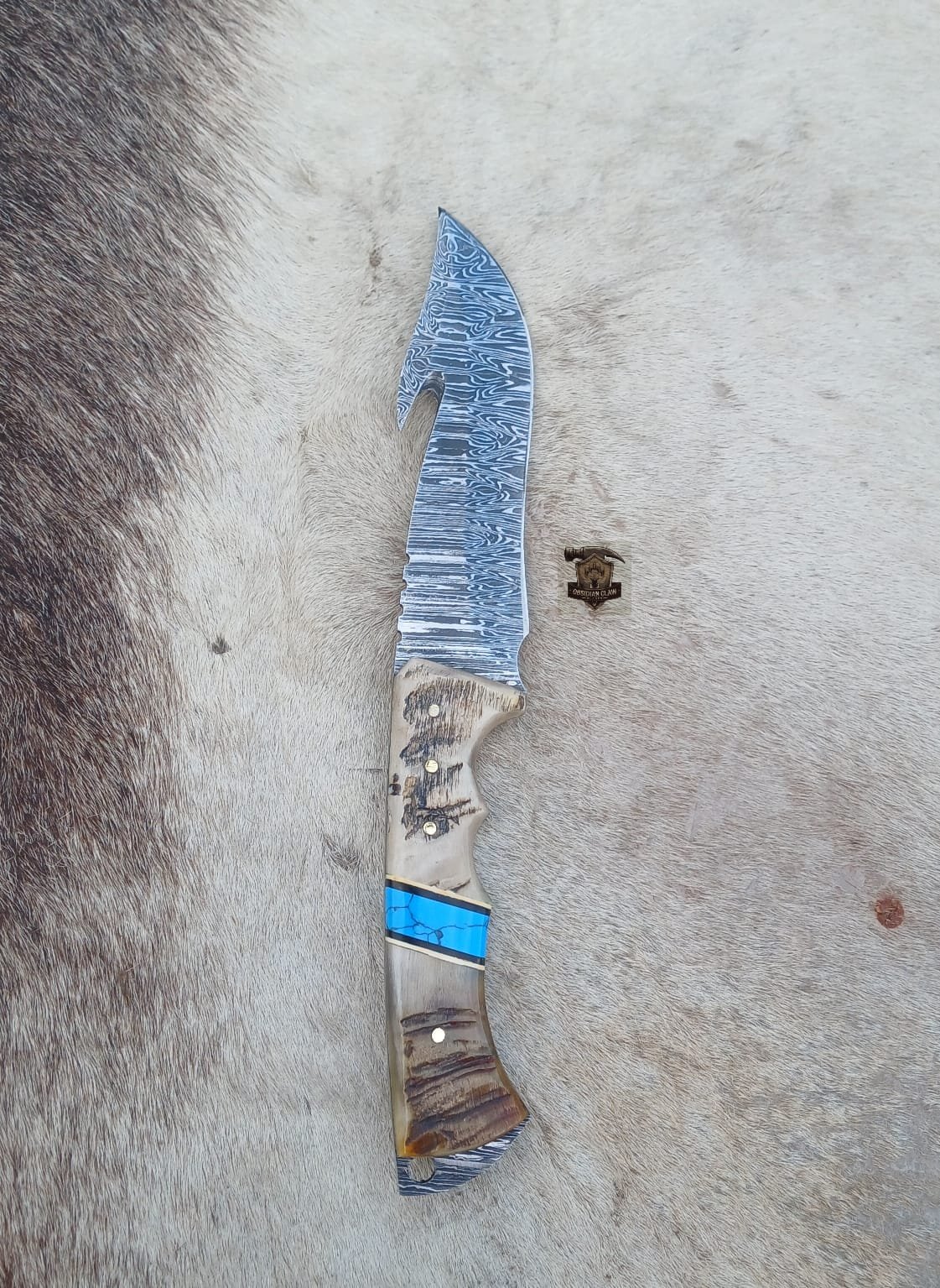 Handmade Damascus steel gut hook knife with leather sheath. - Image 4