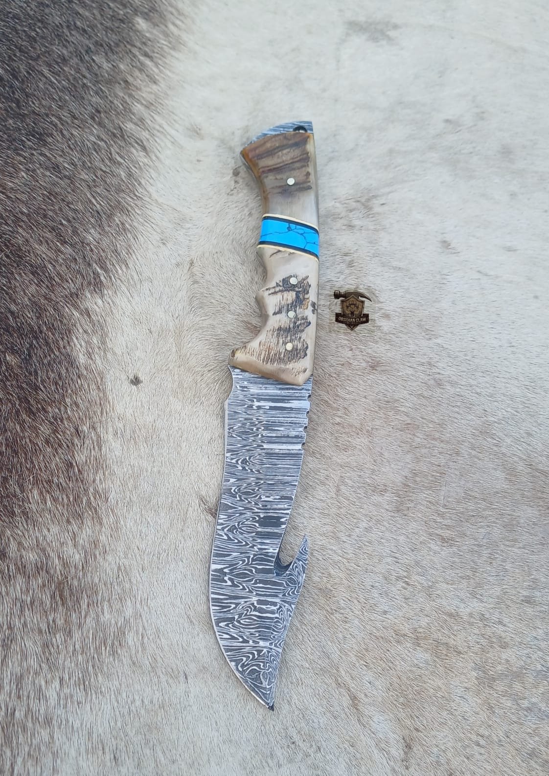 Handmade Damascus steel gut hook knife with leather sheath. - Image 5