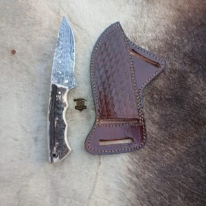 Skinner knife with Leather cover.