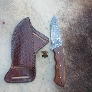 Skinner knife with Leather Cover.